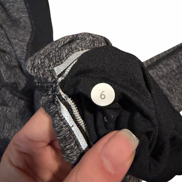 Lululemon Jacket Full Zip Running Grey Size 6 - Picture 6 of 6